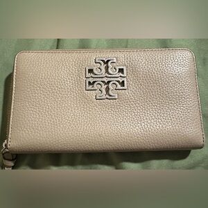 Tory Burch Britten Zip Continental Wallet French Grey